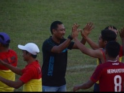 Fix !  Mursyid Effendi Tetap Juru Taktik Persiga Trenggalek