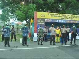 PSBB di Gresik Mulai Diberlakukan Hari Ini, Bupati dan Forkopimda Meninjau Lokasi Check Point
