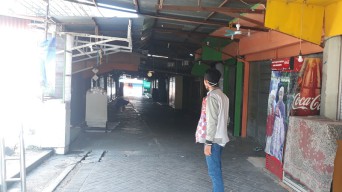 Penghasilan Merosot Akibat Corona, Pedagang di Kawasan Giri Mengeluh