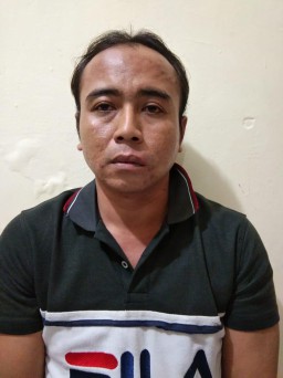 Kenal di FB, Lanjut Kopdar dan ML, Pulang Embat HP