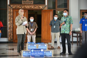 Bank Jatim Gandeng Indomarco Salurkan Bantuan