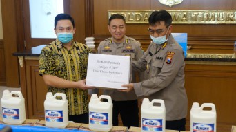 Dibantu 850 Ribu Liter Disinfektan, Polda Kembali Semprot Jalanan