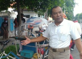 Kelelahan, Tukang Becak Banyuwangi Meninggal di Atas Becaknya