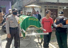 Stres Kena PHK Pemuda Jombang Gantung Diri