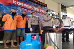 Polres Batu Bongkar Komplotan Pengoplos Elpiji Subsidi
