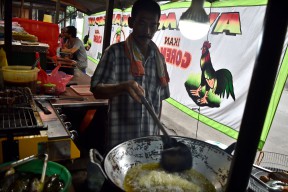 Bakul Pecel Lele dan Sate Putuskan Tidak Mudik