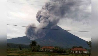Waspada Gunung Semeru Keluarkan Lava Pijar