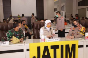 Jumlah Kasus Positif Covid-19 di Surabaya Capai 945 Orang, Khofifah Minta Personel Jaga Ditambah