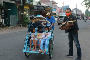 HIPMI Jember Tebar Ribuan Masker dan Hand Sanitizer ke Masyarakat
