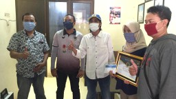 PWI Gresik Serahkan Hadiah Lomba, Antusias Peserta Besar