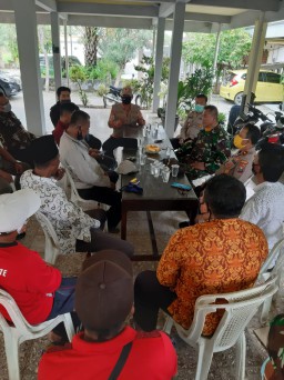 Warga Karangrejo Boleh Berjualan ke Pasar Sembayat, Tapi Ada Syaratnya