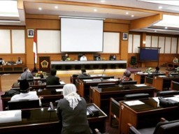 Ribut Data, DPRD dan Pemkab Sepakat Deadline Pendataan Penerima BLT APBD Sampai Jumat