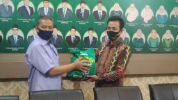DPW PKB Jatim Berbagi 50.000 Paket Sembako