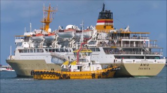 ABK KM Awu Jalani Karantina di Perairan Tanjung Perak