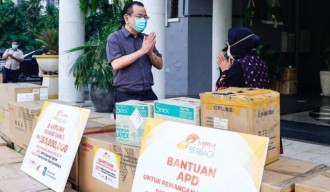 MPM Honda Kembali Serahkan Bantuan APD ke Pemkot Surabaya