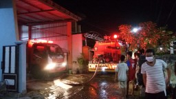 Pabrik Fiberglass Gresik Terbakar Jumat Pagi