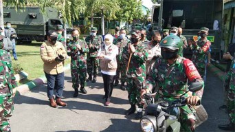 Bantuan Sembako Gubernur Didistribusikan Babinsa