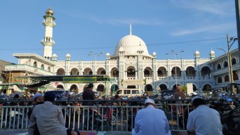 Warga Salat Ied di Masjid Agung Pasuruan dan Bangil