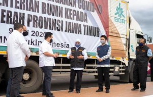 Menteri Erick Tohir Bantu APD dan Alkes ke Jatim