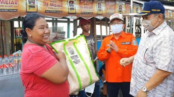 Pemprov Salurkan Bantuan ke Tulungagung dan Kediri