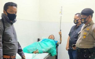 Satroni Rumah Orang, Babak Beluk Dihajar Massa