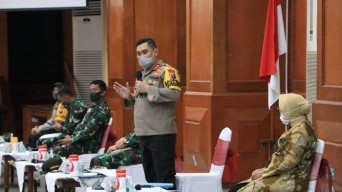 Mengantuk Saat Rapat Mitigasi Bencana Covid-19, Kapolsek Gubeng Surabaya Dipriksa Propam
