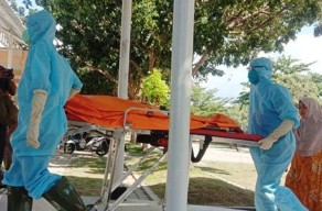 Dipicu Soal Rumput, Duel Celurit Mati Satu