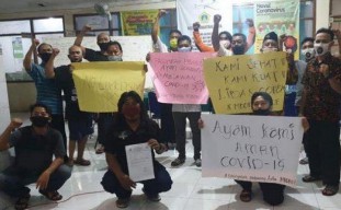 Pasar Sidowungu Ditutup, Pedagang Ayam Protes