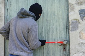 Jelang Jumatan, Bank di Kertosono Dirampok Seorang Pria, Begini Kronologisnya