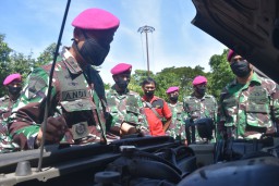 Yonmarhanlan V Lakukan Pemeriksaan Kendaraan Dinas