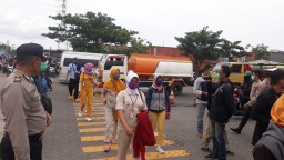 Soal Physical Distancing Karyawan, Disnaker Gresik Klaim Sudah Tegur Pabrik Mie Instan