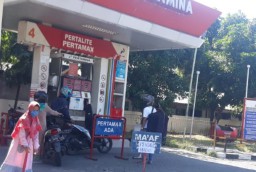 Warga Gresik 'Dipaksa' Beli Pertamax