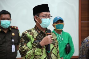 Pemkab Tuban Bakal Tindak Tegas Warganya Keluar Rumah Tanpa Masker