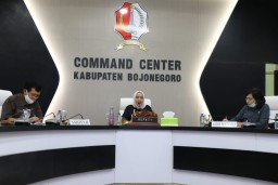 Targetkan Bisa Penuhi Pangan Nasional, Bupati Berikan Pembinaan Virtual Petani Bojonegoro