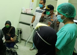 Paksa Jenazah Pulang, Polisi Tenangkan Warga Duduksampeyan