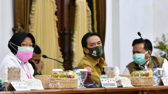 Kepala Daerah Surabaya Raya Teken Komitmen Jalankan Masa Transisi