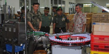 Konimex Salurkan Bantuan APD Vitamin dan Obat