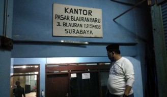 Blusukan ke Pasar Blauran, Machfud Arifin Disambati Pedagang