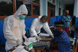 Tim Gugus Tugas Covid-19 Jember Rapid Tes 1.200 Santri