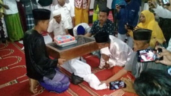 Dituduh Kirim Santet, Disumpah Pocong
