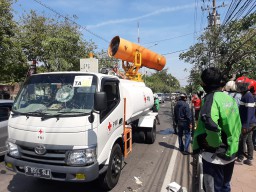 Mobil Gunner PMI Gresik Dilempari Batu Orgil