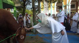 Idul Adha, Bupati Anna Ajak Warga Bersyukur dan Rela Berkorban untuk Negara