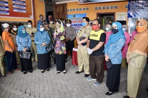 Arumi Kampanyekan Rajin Makan Ikan kepada Warga Blitar