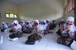 Jember Lepas Santri ke Luar Kota
