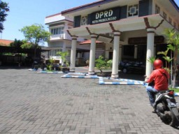 Satu Anggota Dewan Positif, Kantor DPRD Kota Probolinggo Ditutup