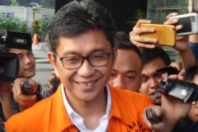 Dapat Bonus Tambahan Penjara 5,5 Tahun, Edi Rumpoko Ajukan PK ke MA