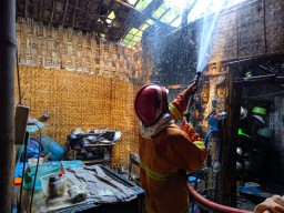 LPG Mbledos, Rumah Abang Tukang Bakso di Kanor Bojonegoro Hangus