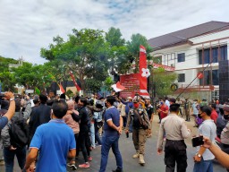 Mahasiswa Demonstrasi di Kejaksaan Pasuruan Berakhir Ricuh
