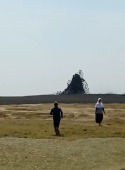 Warga Blora Dikagetkan Letusan Disertai Munculnya Semburan Lumpur Panas
