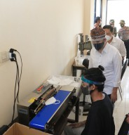 UMKM Kota Mojokerto Alih Produksi APD, Wagub Emil Wacanakan Sinergi dengan Pemerintah